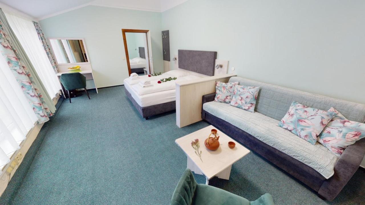 Apartments กรอมเมียร์ริช ภายนอก รูปภาพ